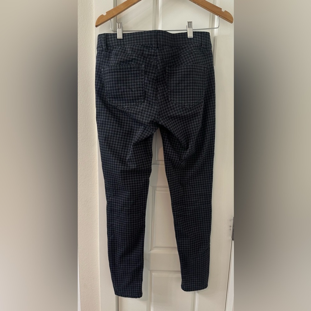 Democracy Black Straight Leg Pants Timeless Design - Picture 2 of 4